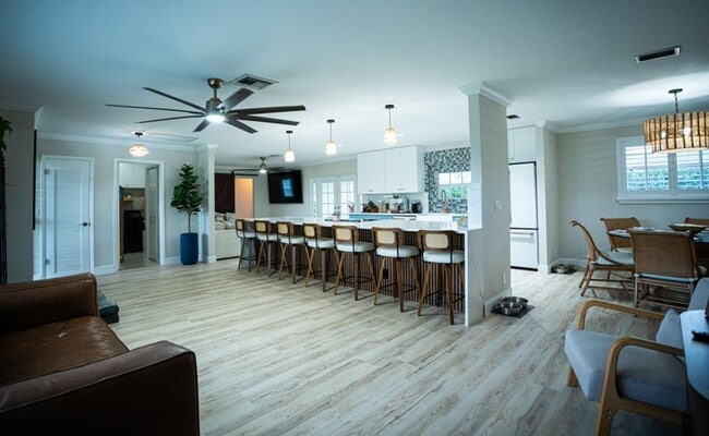 Building Photo - 79 W Rubber Tree Dr