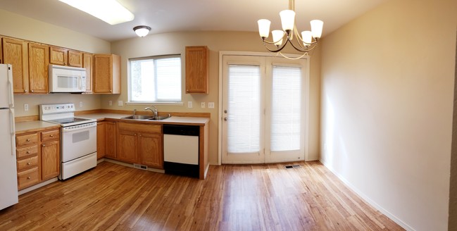 Great Layout - 1211 Balfour Dr