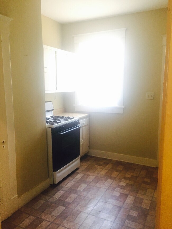 Building Photo - 1536 Tutwiler Ave