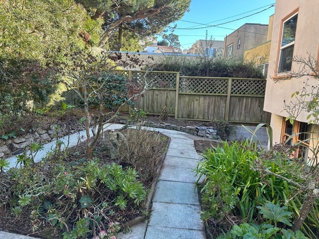 Building Photo - Mt Davidson Manor Home for Rent