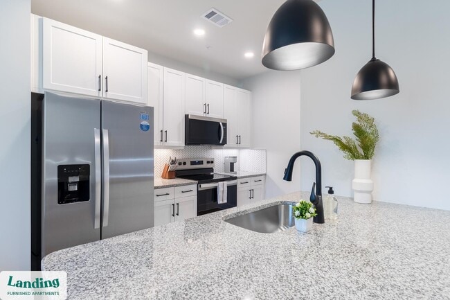 Building Photo - 435 Encore Way