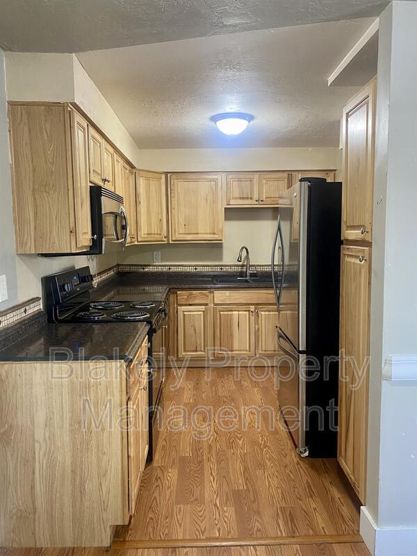 Building Photo - 1541 Marilyn Cir