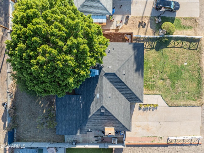 Building Photo - 1909 E Bethany Home Rd