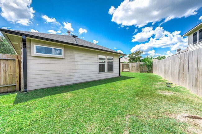 Building Photo - 5006 Riverbridge Ct