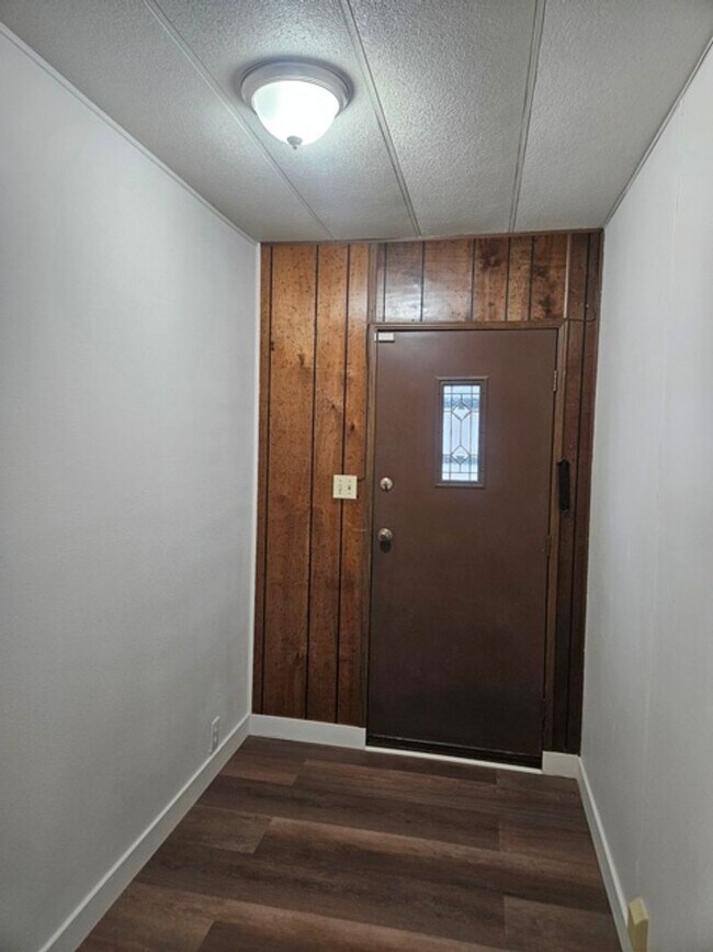 Building Photo - 3Bd/2Ba Manufactured Home - For viewing!