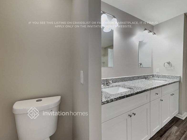 Building Photo - 6121 Fazenda Drive