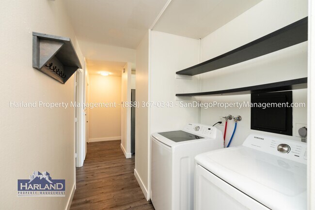 Building Photo - 3670 Arey Dr