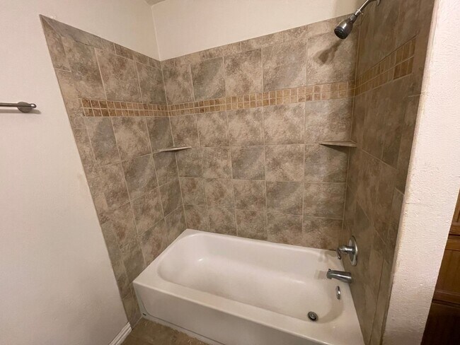 Building Photo - 6601-6603 Laura Ann Court