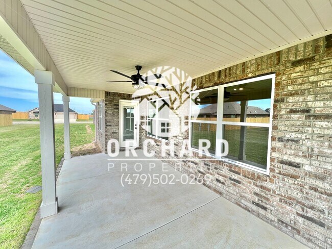 Building Photo - Tontitown- Single-Family Home- Desirable Hickorywood Plan- 4 Bedroom!