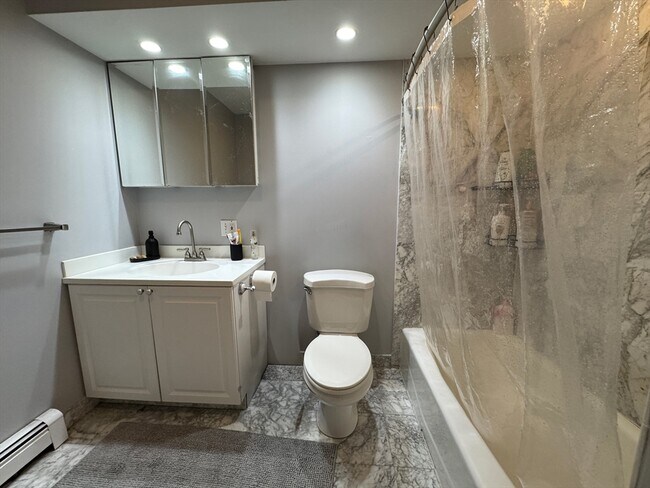 Building Photo - 154 Wiswall Rd