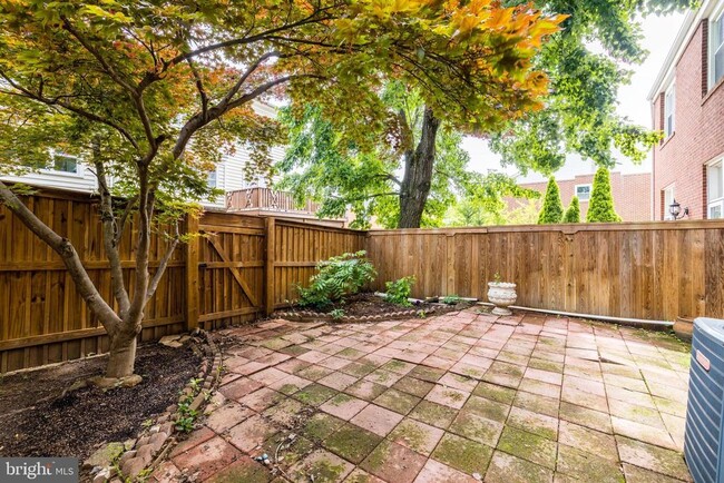 Building Photo - 8509 Jeffersonian Ct
