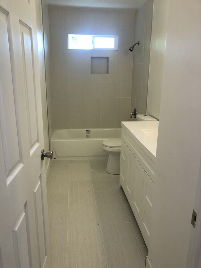 Building Photo - Brand New Whole House Renovation!