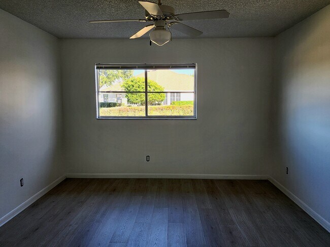 Building Photo - 8437 SW 90th St