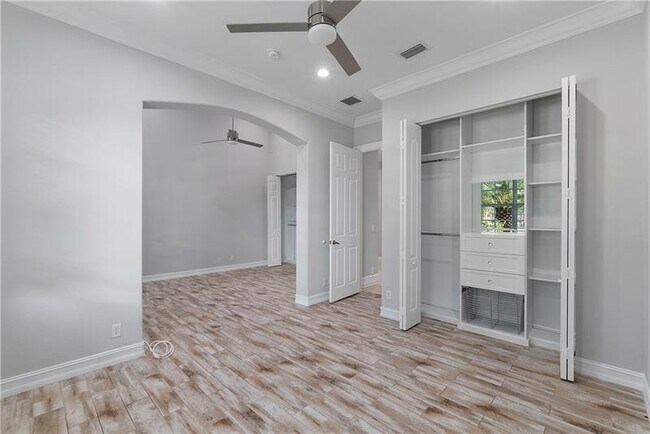 Building Photo - 10980 NW 78th Pl