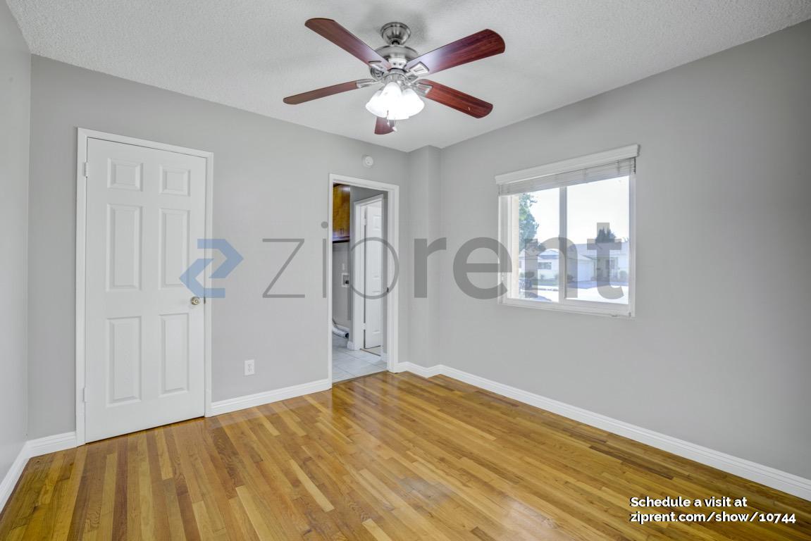 Building Photo - 16422 McRae Ave