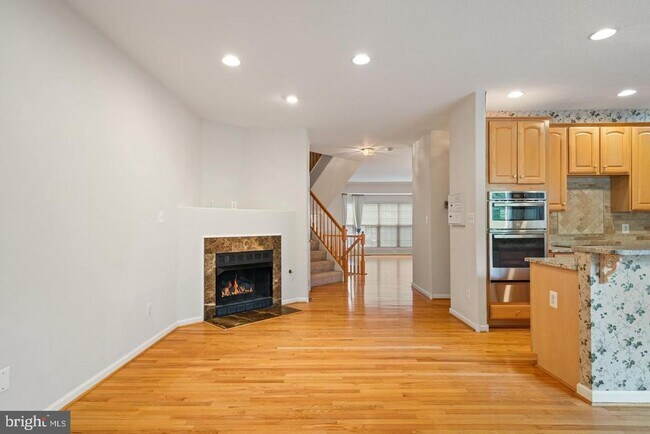 Building Photo - 13280 Maple Creek Ln