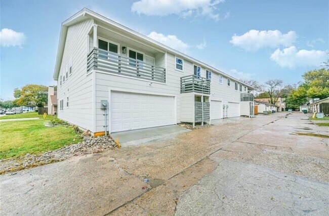 Building Photo - 5763 Easthampton Dr