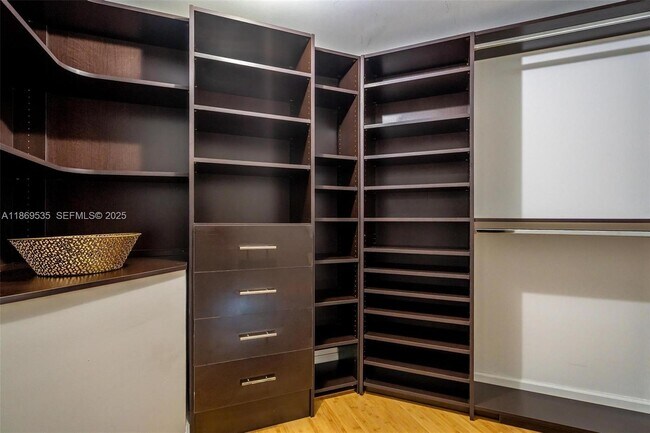 Building Photo - 350 S Miami Ave