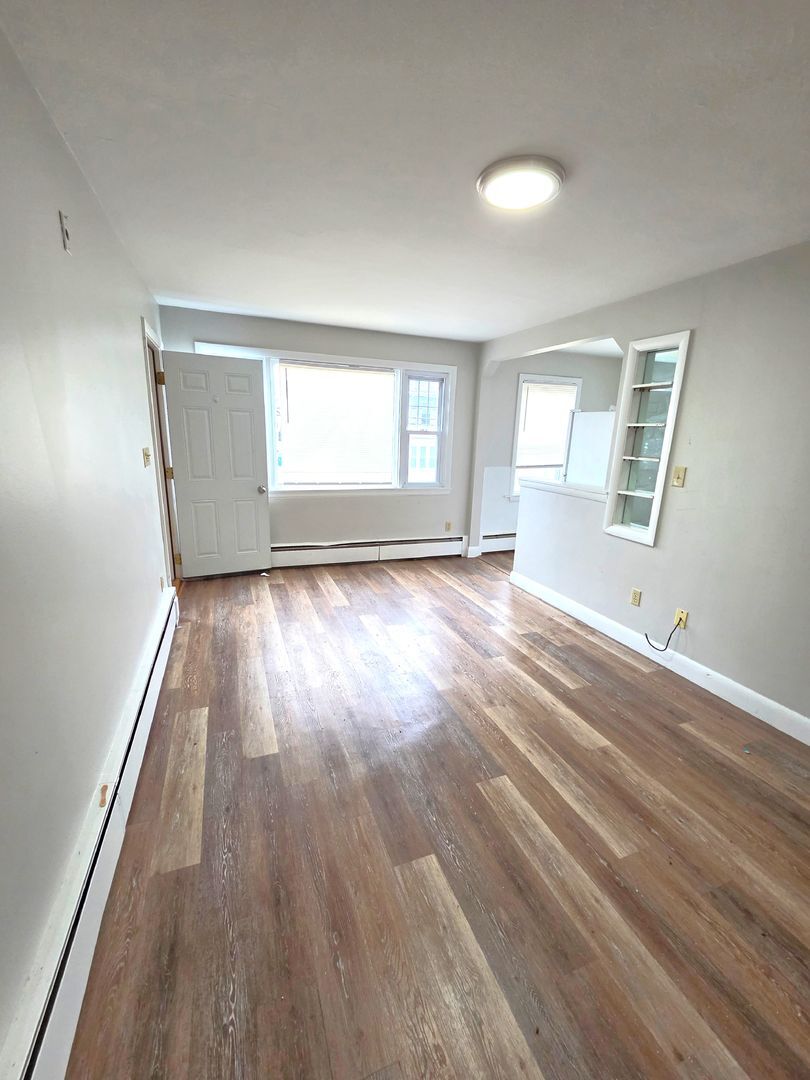 Building Photo - 535 Manville Rd