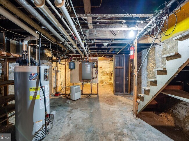 Building Photo - 524 Howard Ave