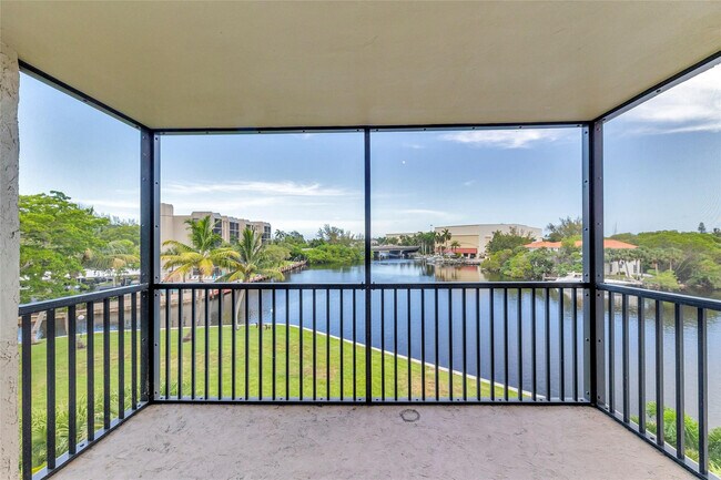 Primary Photo - 7 Royal Palm Way