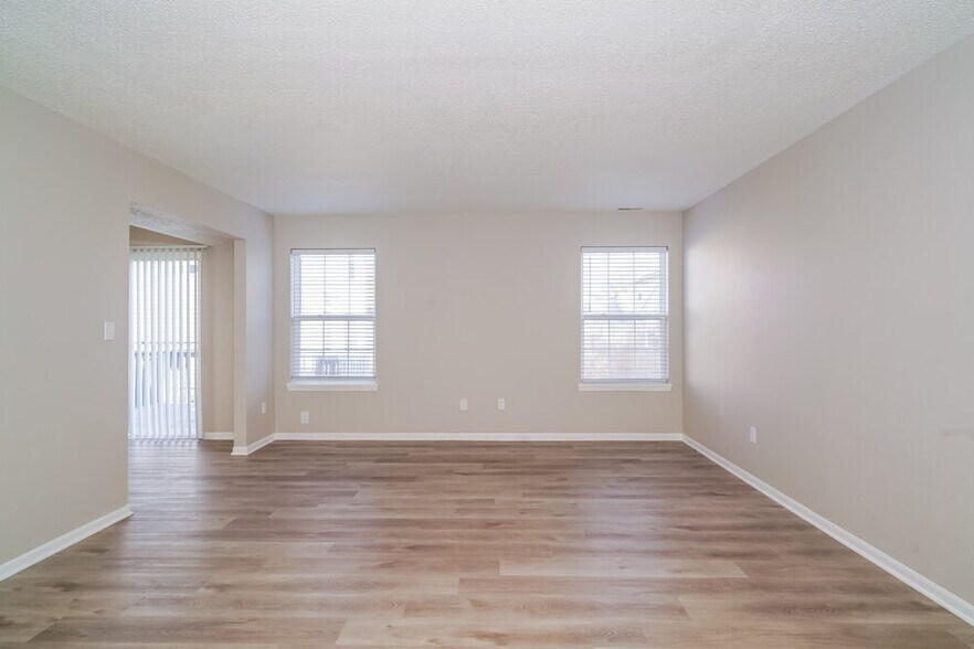Building Photo - 8336 Country Creek Dr