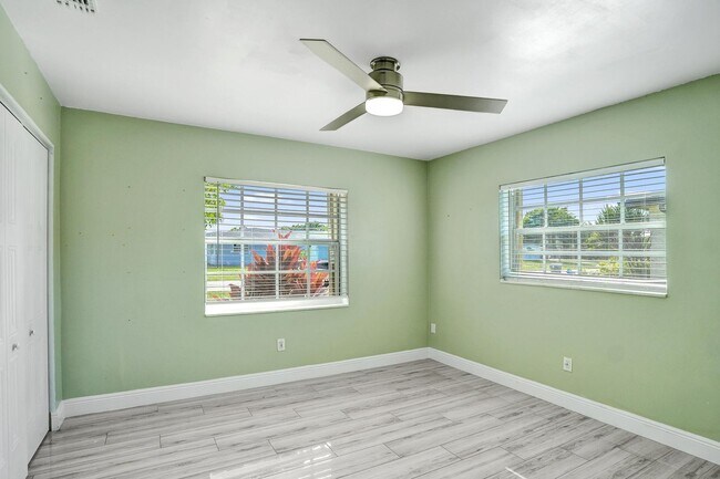 Building Photo - 22335 Boulder St