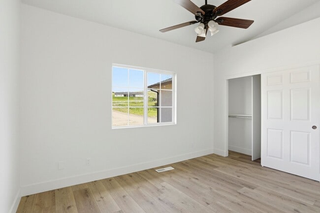 Building Photo - Beautiful Gated Country Property