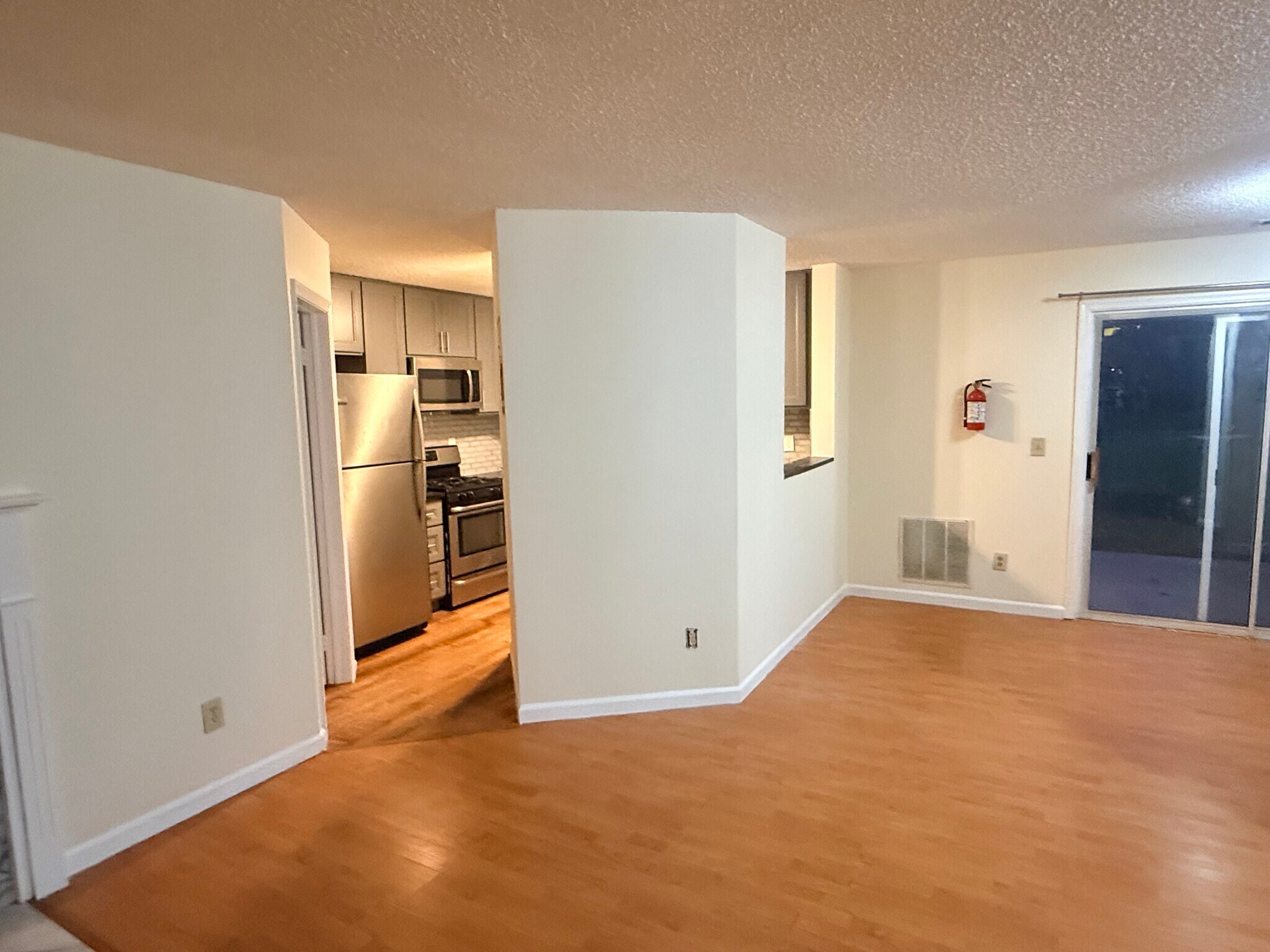 Building Photo - 42 Tanglewood Ct