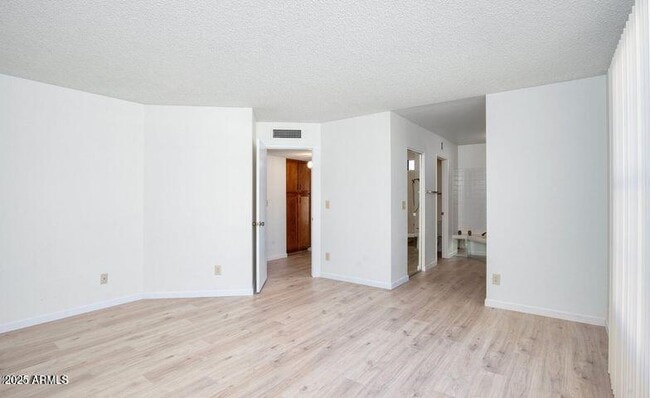 Building Photo - 12234 S Shoshoni Dr
