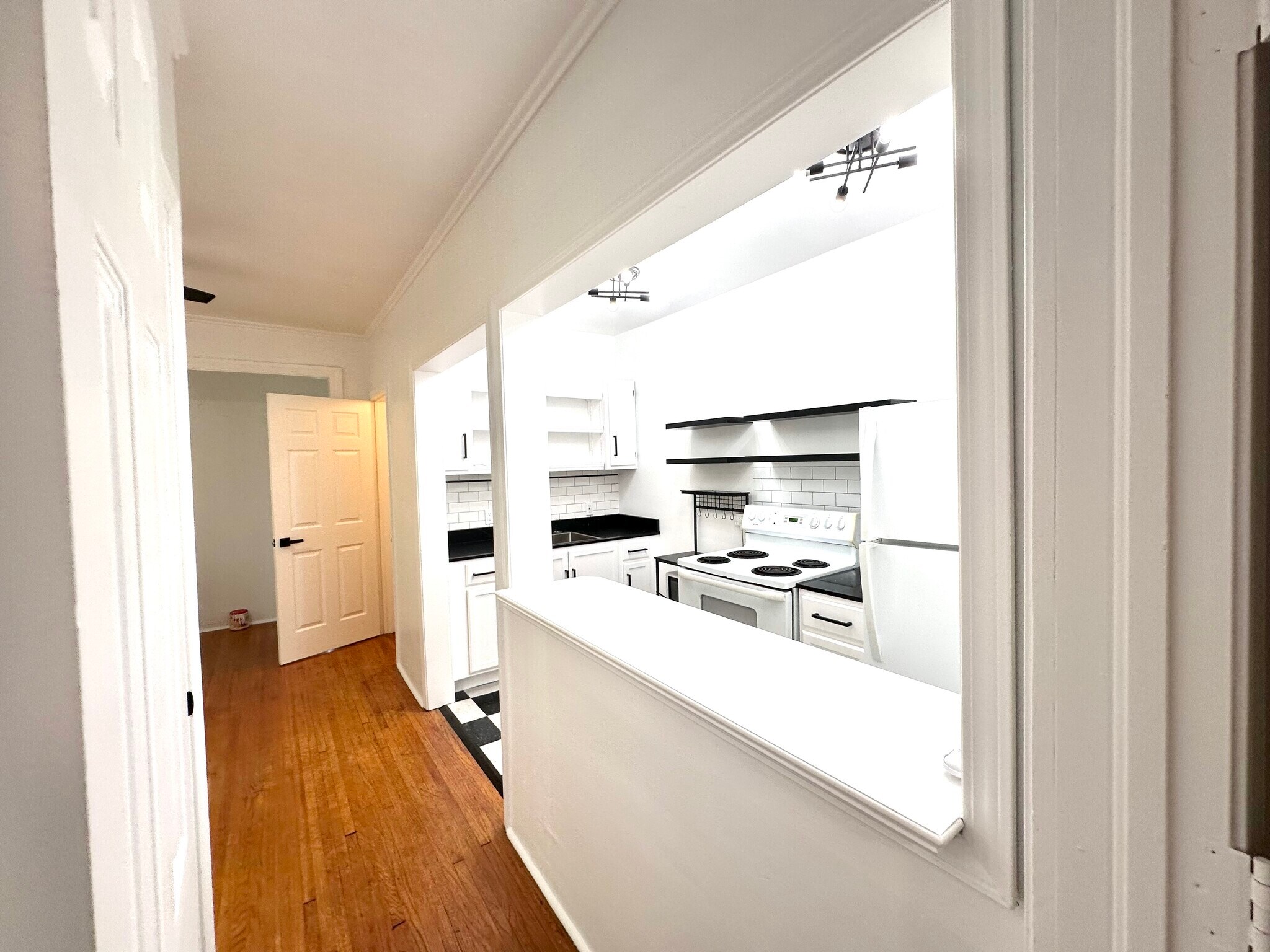 Building Photo - 1108 S Detroit Ave Michael