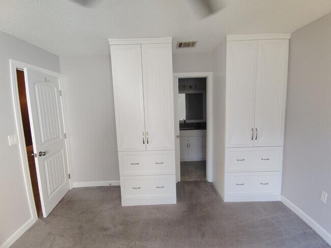 Building Photo - 453 Prestwick Pl