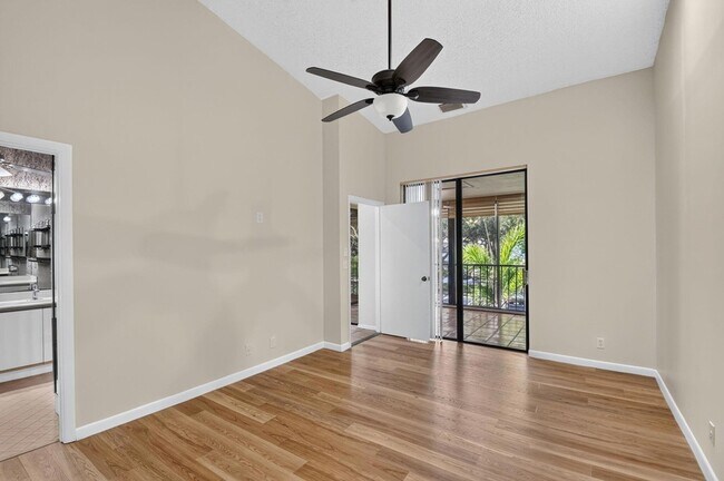 Building Photo - 5451 Verona Dr