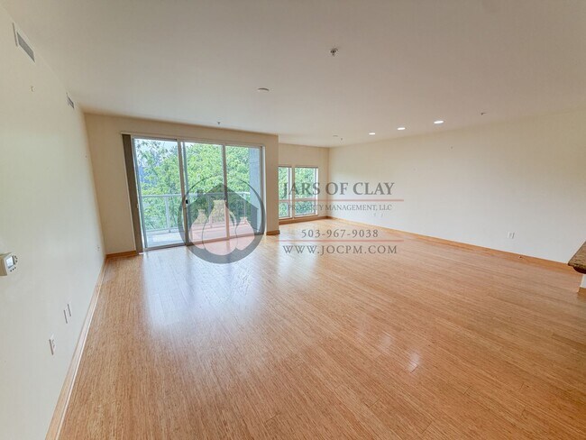 Building Photo - Downtown Salem Condo | Air Conditioning | Off-Street Parking