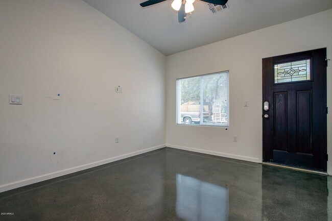 Building Photo - 4515 N 44th St