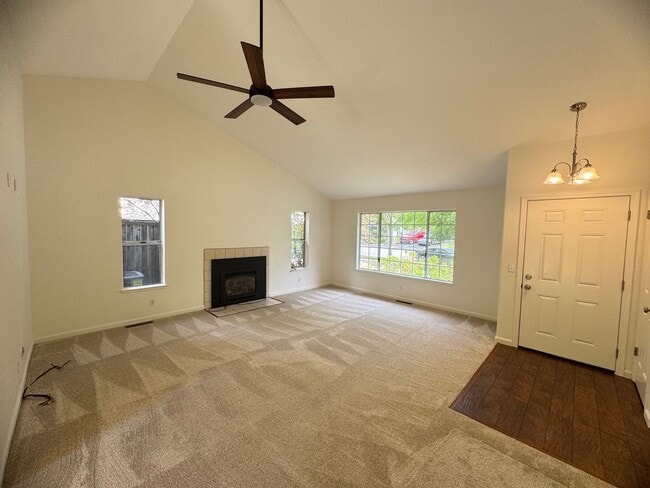 Building Photo - Beautifully Remodeled 3-Bedroom, 2-Bathroom home waiting for you !