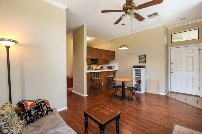 Building Photo - 2802 Nueces St
