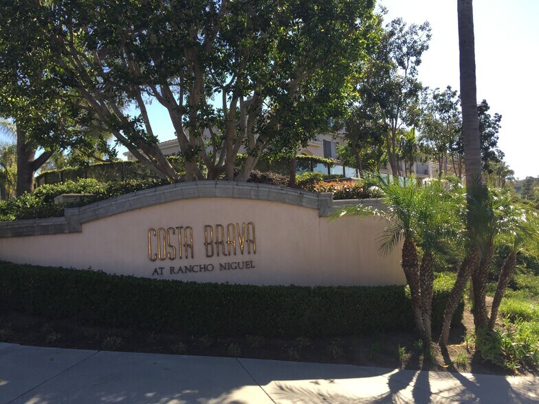 Primary Photo - 24545 El Alicante