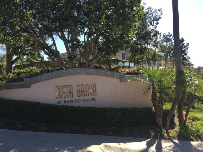 Building Photo - 24545 El Alicante