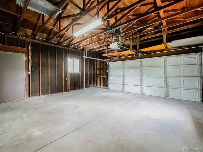 Building Photo - 7580 Thornwood St