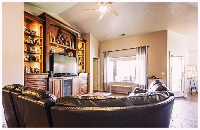 Building Photo - 328 S 300 W