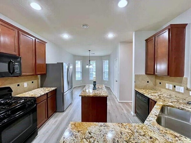 Building Photo - 21510 Sierra Long Dr