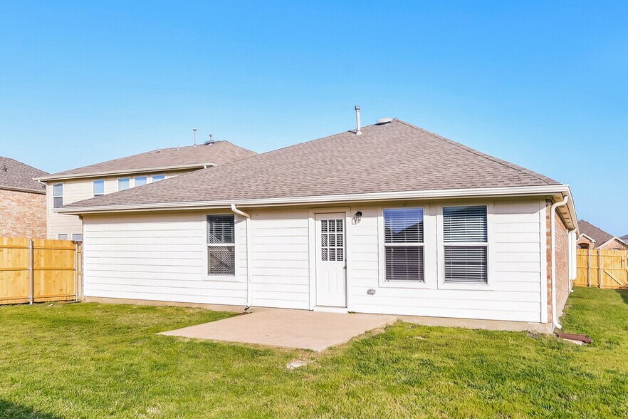 Building Photo - 2063 Faircrest Trail