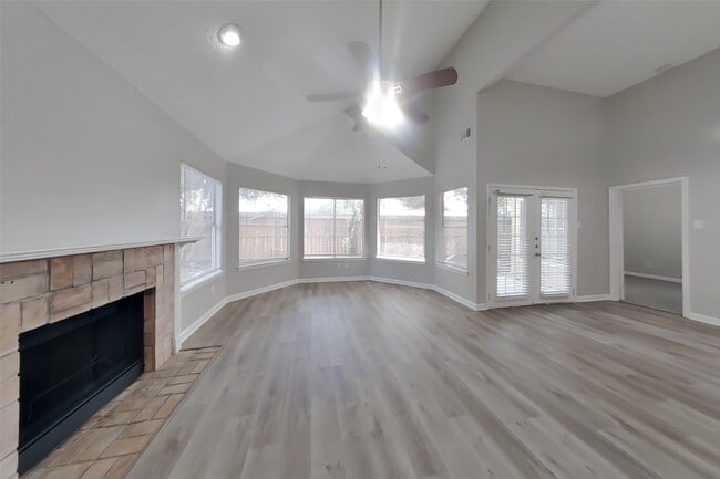 Building Photo - 16027 Hidden Acres Dr
