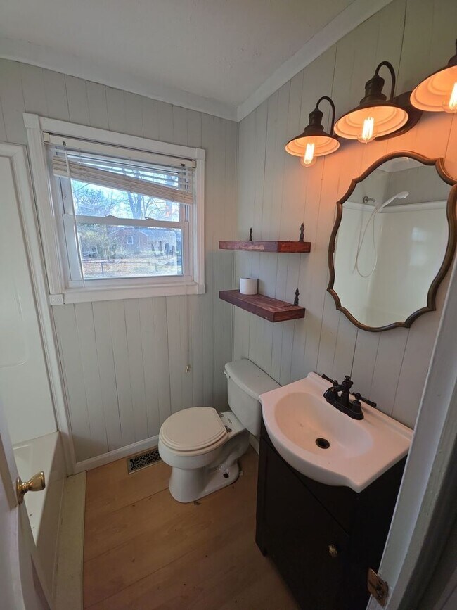 Building Photo - 3-Bedroom Single-Family Home Near TTU with Hardwood Floors and Carport