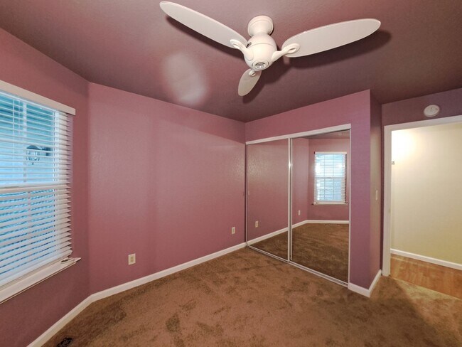 Building Photo - 143 Buttercup Cir