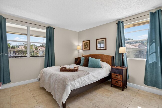 Building Photo - 1249 SW 46th Ave