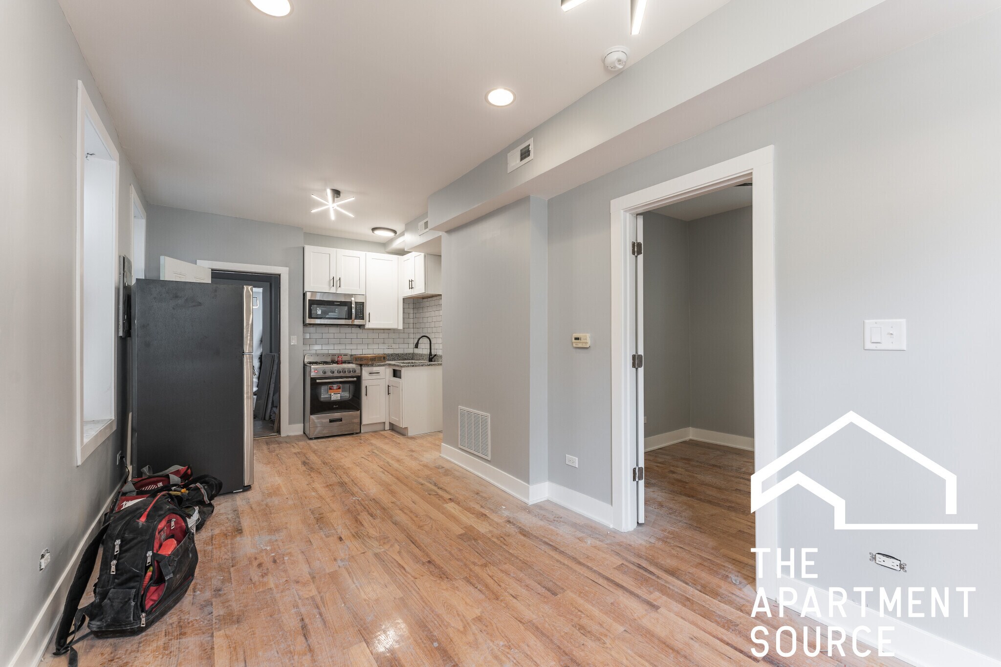 Building Photo - 1624 W Beach Ave