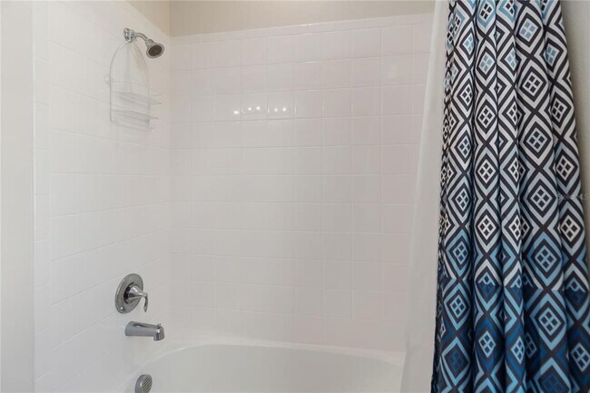 Building Photo - 1651 Chatsworth Cir