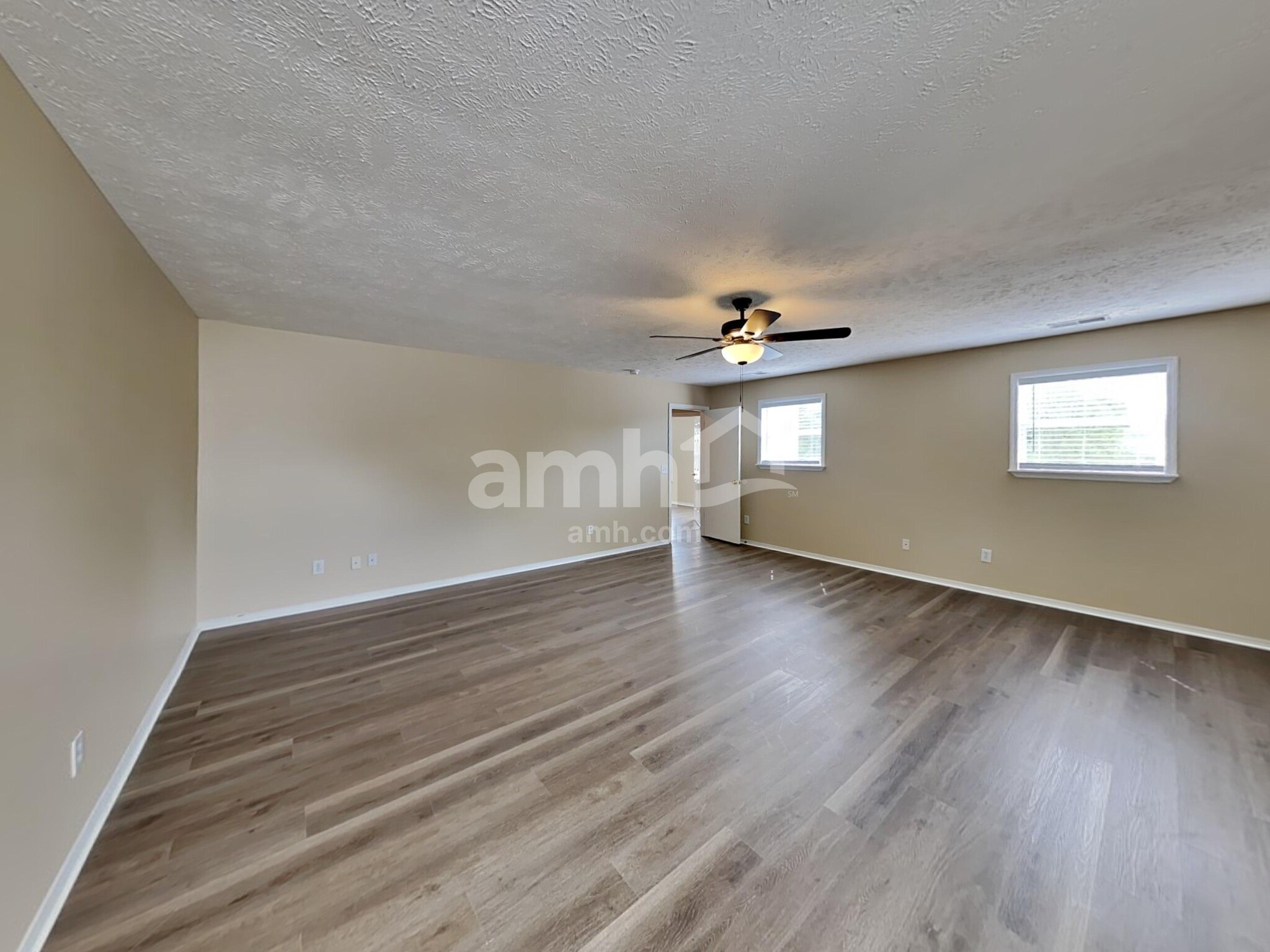 Building Photo - 2793 Sutherland Dr